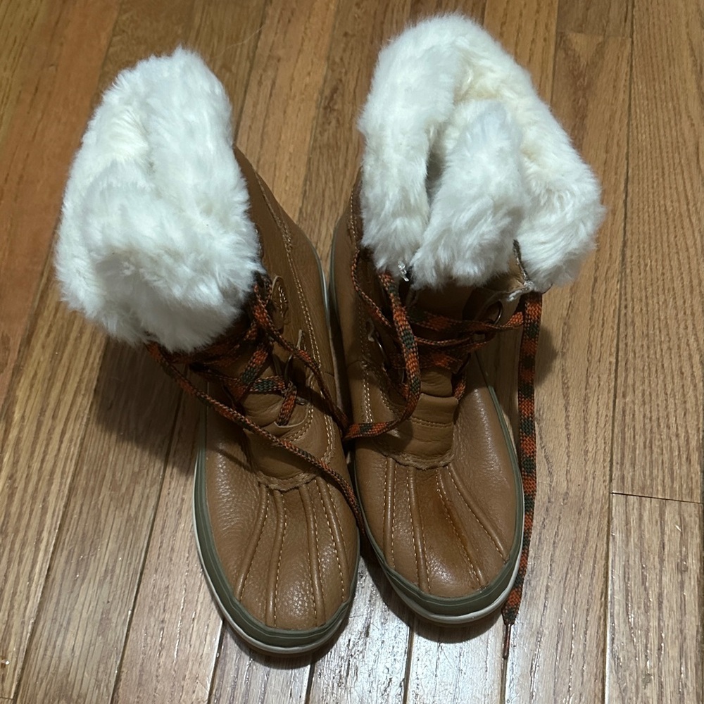 Women’s Sperry Brown Winter Boots with White Fur Size 9 Medium